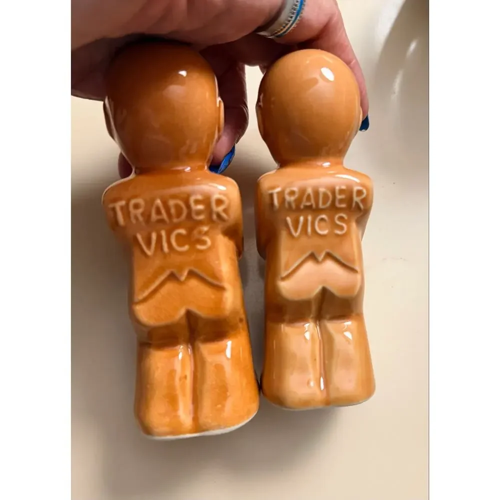 Vintage Trader Vic’s Tiki Salt & Pepper Shakers Set Made in Japan Ceramic Brown